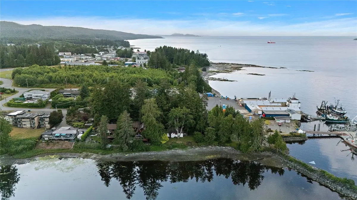 8595 Glenview Rd, Port Hardy BC V0N 2P0