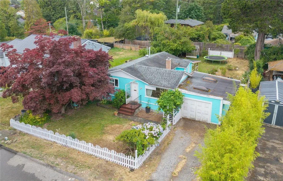 709 Stirling Ave, Nanaimo BC V9R 4C9