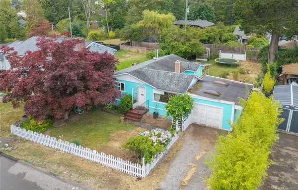 709 Stirling Ave, Nanaimo BC V9R 4C9 - 2 bed, 1.0 bath in Nanaimo