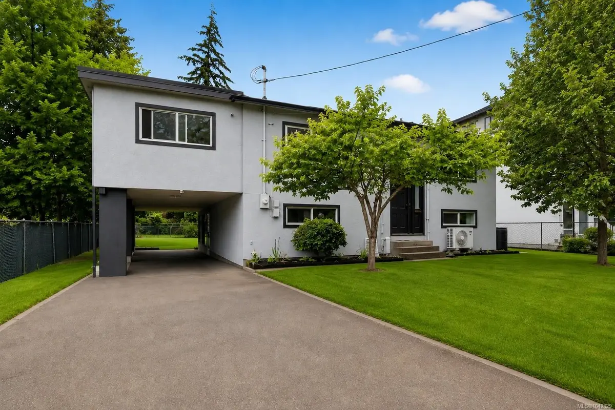 2728 Strathmore Rd, Langford BC V9B 3X2