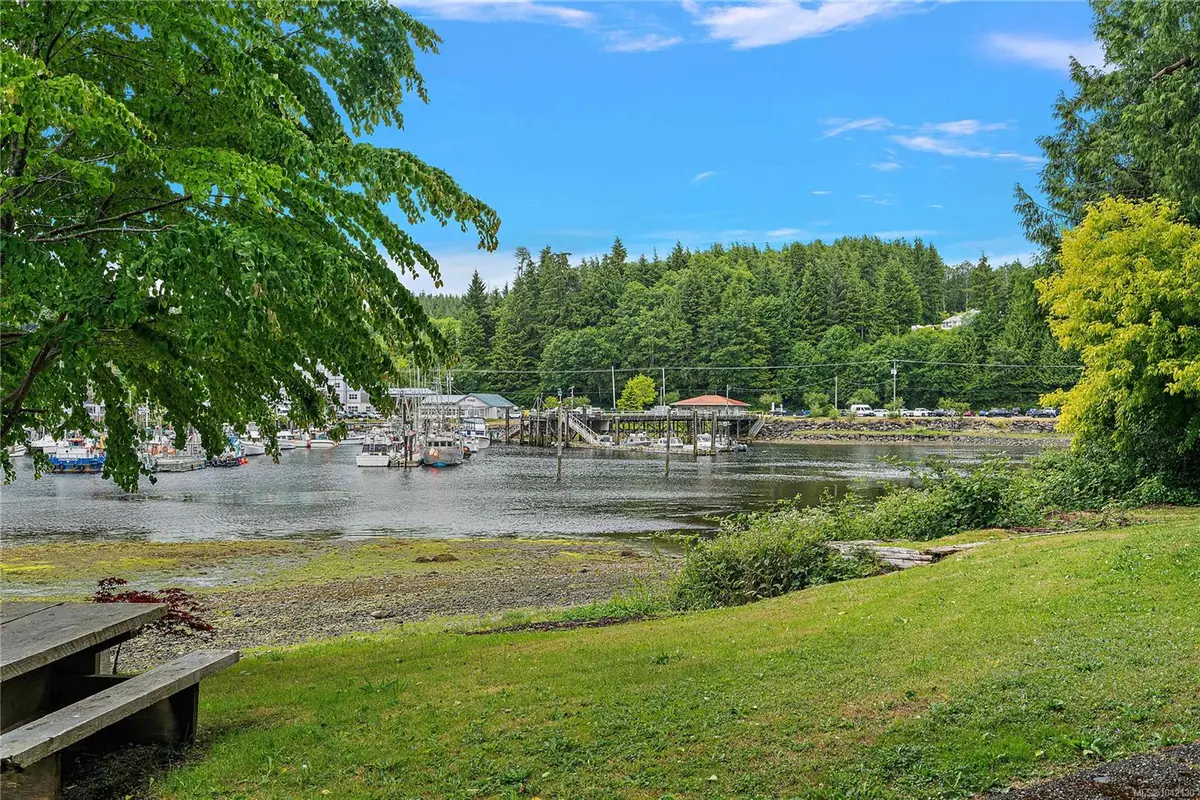 8575 Glenview Rd, Port Hardy BC V0N 2P0