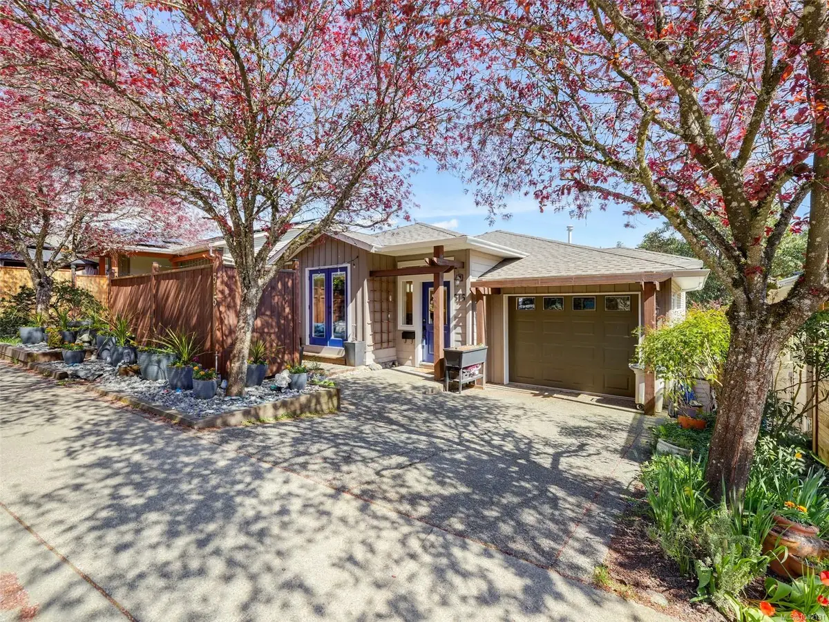 515 Selwyn Falls Dr, Langford BC V9B 6P3