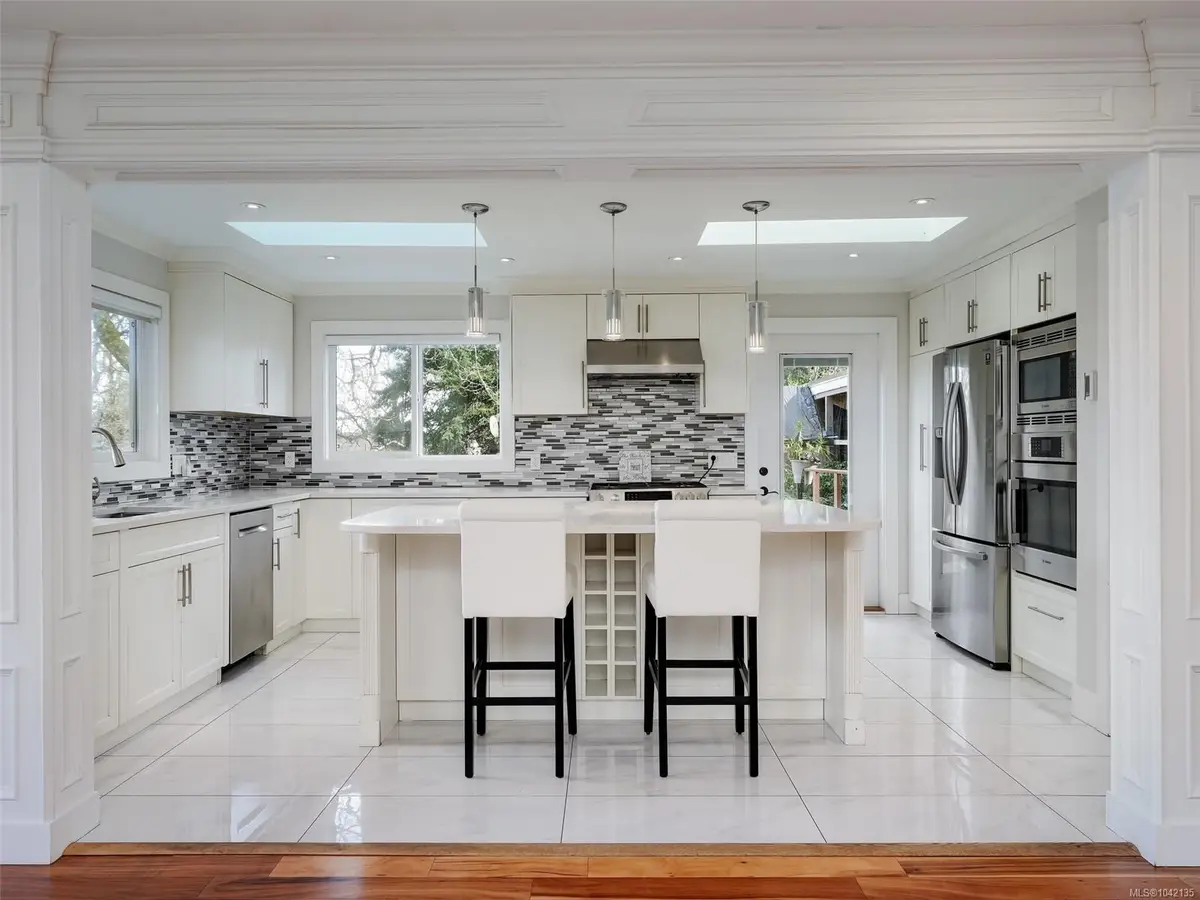 4081 Cedar Hill Rd, Saanich BC V8N 3C2