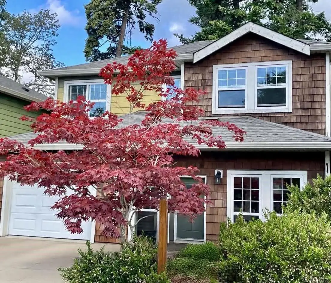 4530 Pipeline Rd #12, Saanich BC V8Z 7Y6