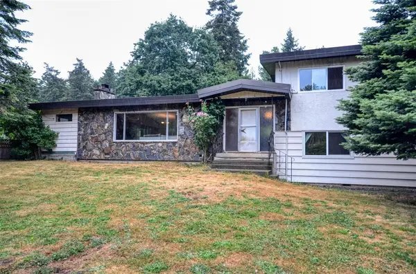 1160 Wain Rd, North Saanich BC V8L 5V1 - 6 bed, 3.0 bath in North Saanich