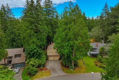 1005 Kentwood Pl, Saanich BC V8Y 2R2