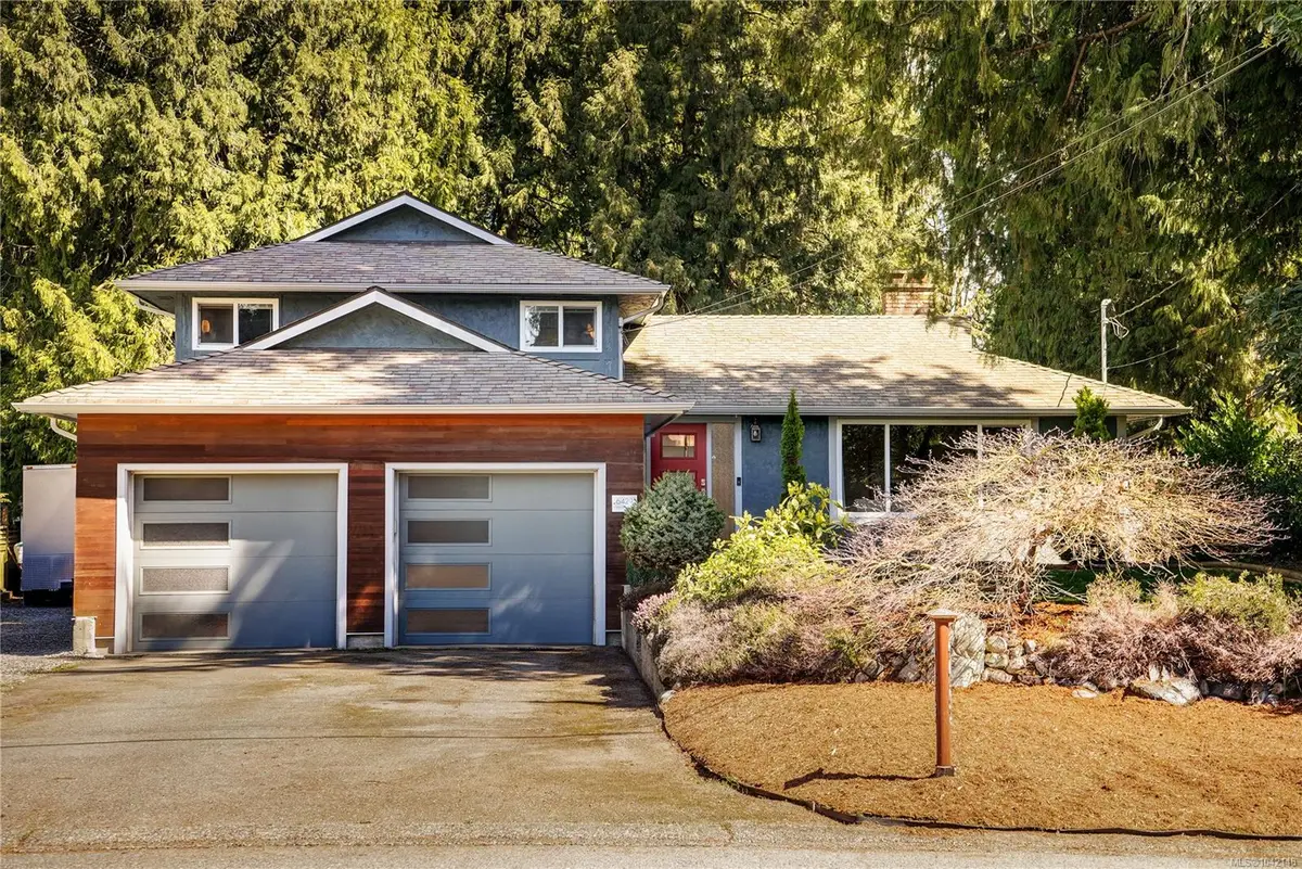 6429 Rodolph Rd, Central Saanich BC V8Z 5W3
