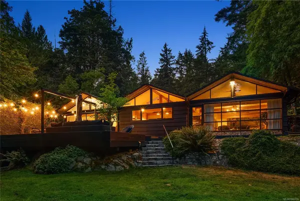 5715 Old West Saanich Rd, Saanich BC V9E 2H2 - 4 bed, 4.0 bath in Saanich