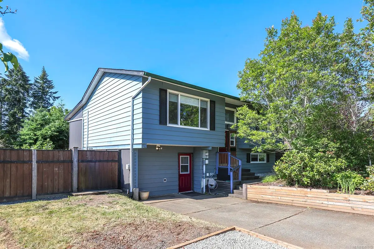 2057 Hummingbird Pl, Comox BC V9M 2A2