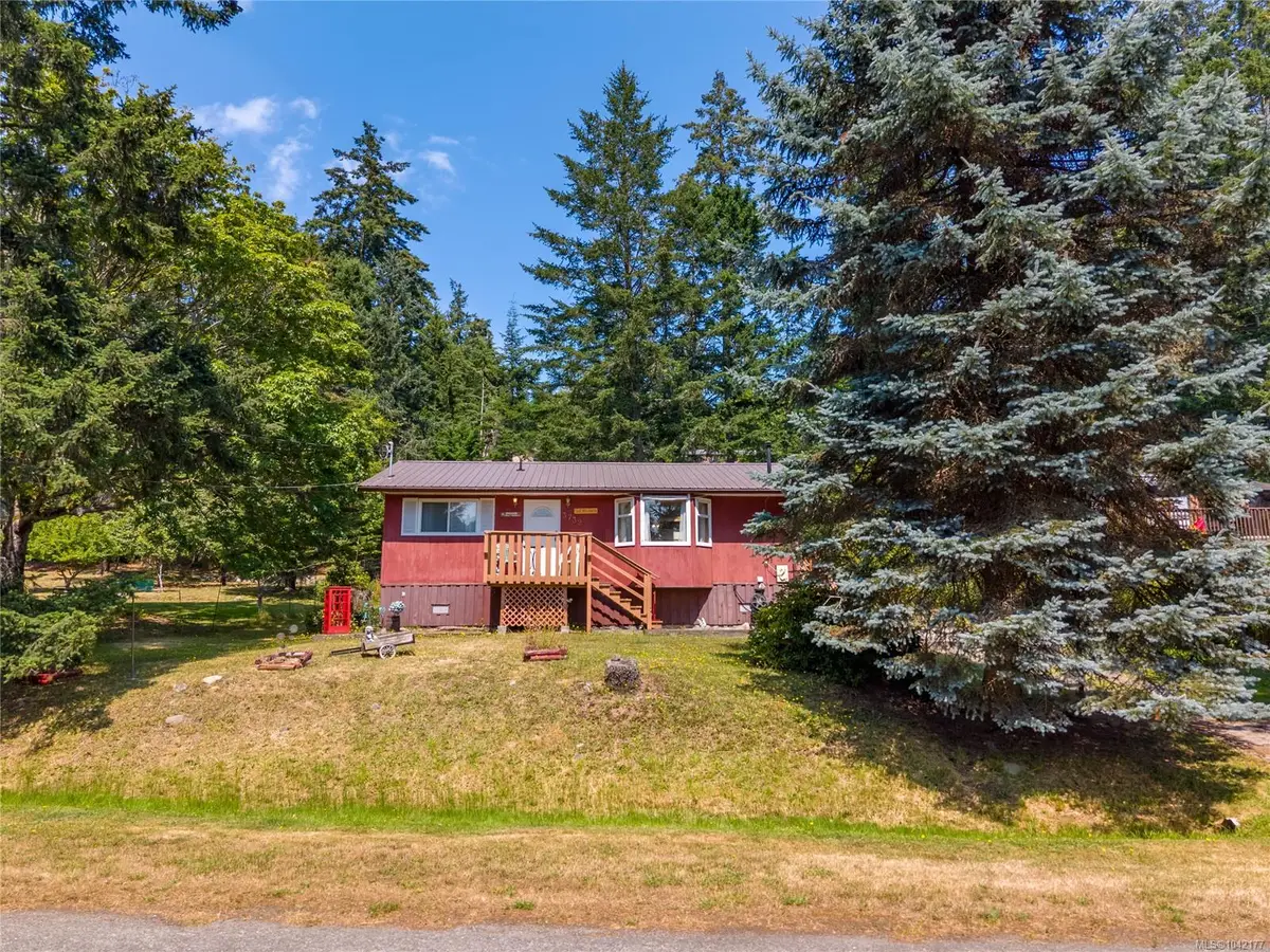 3732 Rum Rd, Pender Island BC V0N 2M0