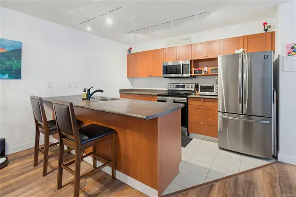 2823 Jacklin Rd #205, Langford BC V9B 3Y1 - 2 bed, 2.0 bath in Langford