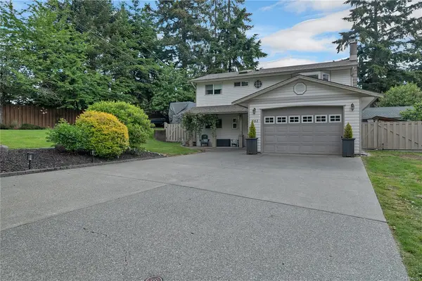 561 Balsam Pl, Campbell River BC V9W 5S6 - 4 bed, 2 bath property for sale in Campbell River