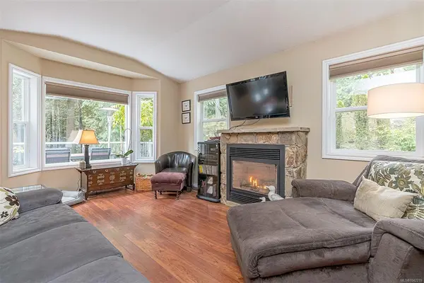 350 Dogwood Dr, Ladysmith BC V9G 1A8 - 3 bed, 3.0 bath in Ladysmith