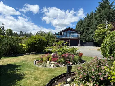 3635 Shannon Dr, Saltair BC V9G 1Z9