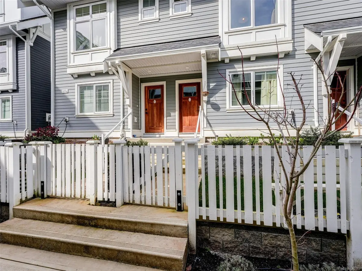 3094 Washington Ave #2, Victoria BC V9A 0J5