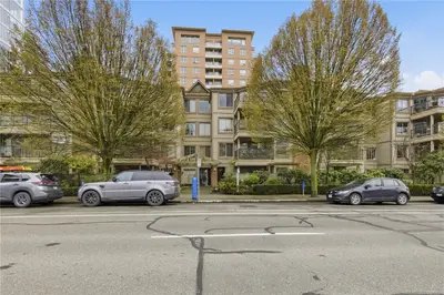 935 Johnson St #305, Victoria BC V8V 3N5