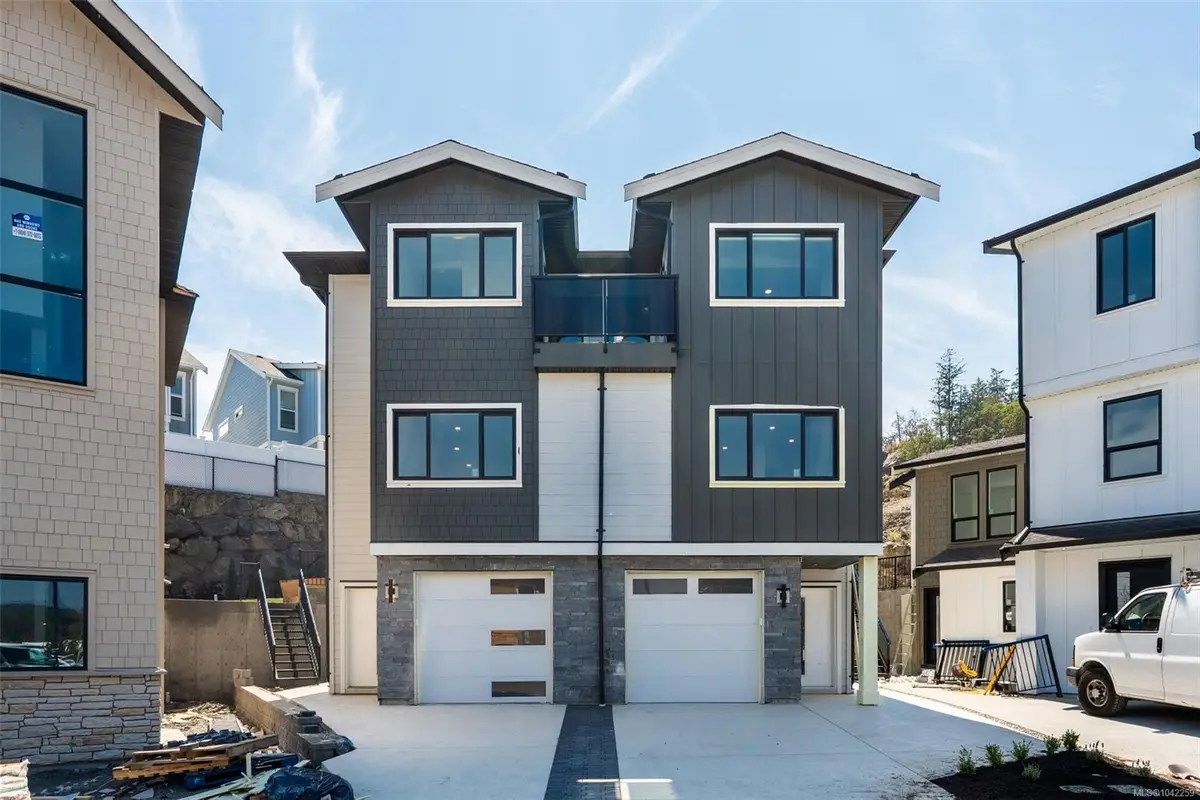 833 Blackbird Pl, Langford BC V9B 0E7
