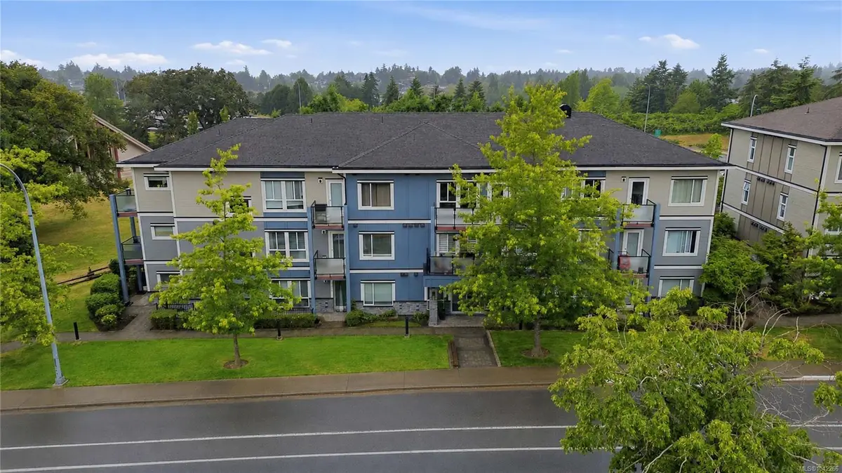 4050 Douglas St #203, Saanich BC V8X 0A5