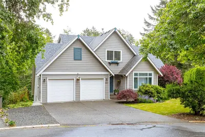 1927 Riverside Dr, View Royal BC V9E 1K7