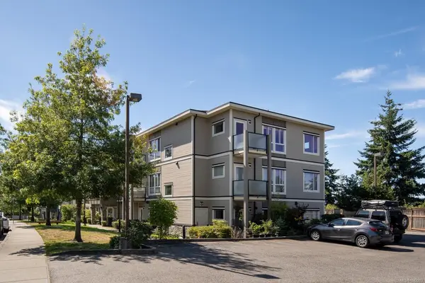 4052 Douglas St #304, Saanich BC V8X 0A5 - 1 bed, 1 bath property for sale in Saanich