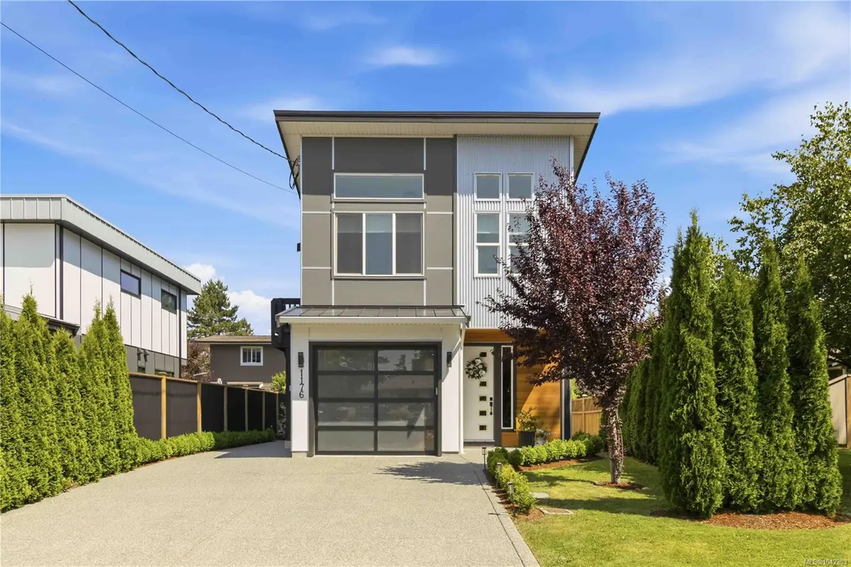 1176 Clarke Rd, Central Saanich BC V8M 1E3