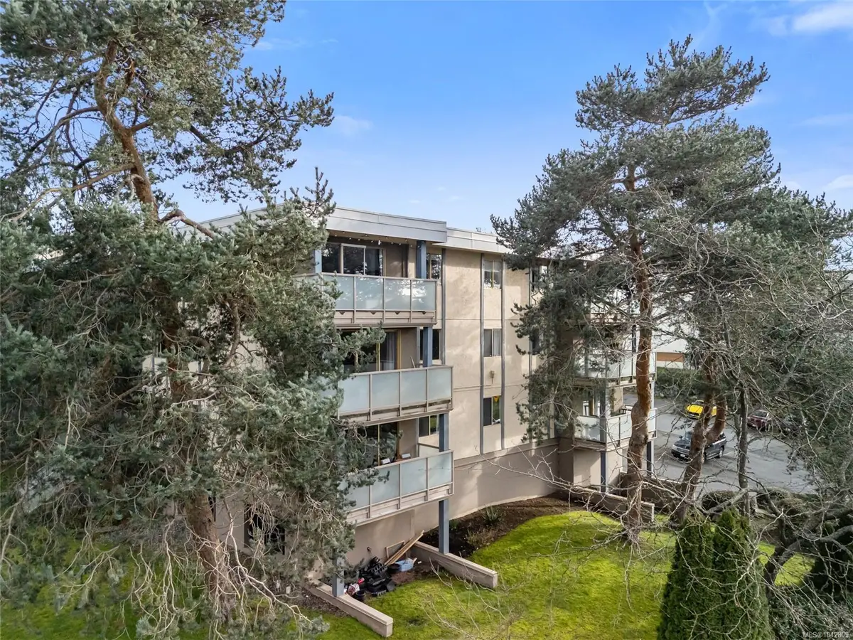 1025 Inverness Rd #227, Saanich BC V8X 2S2