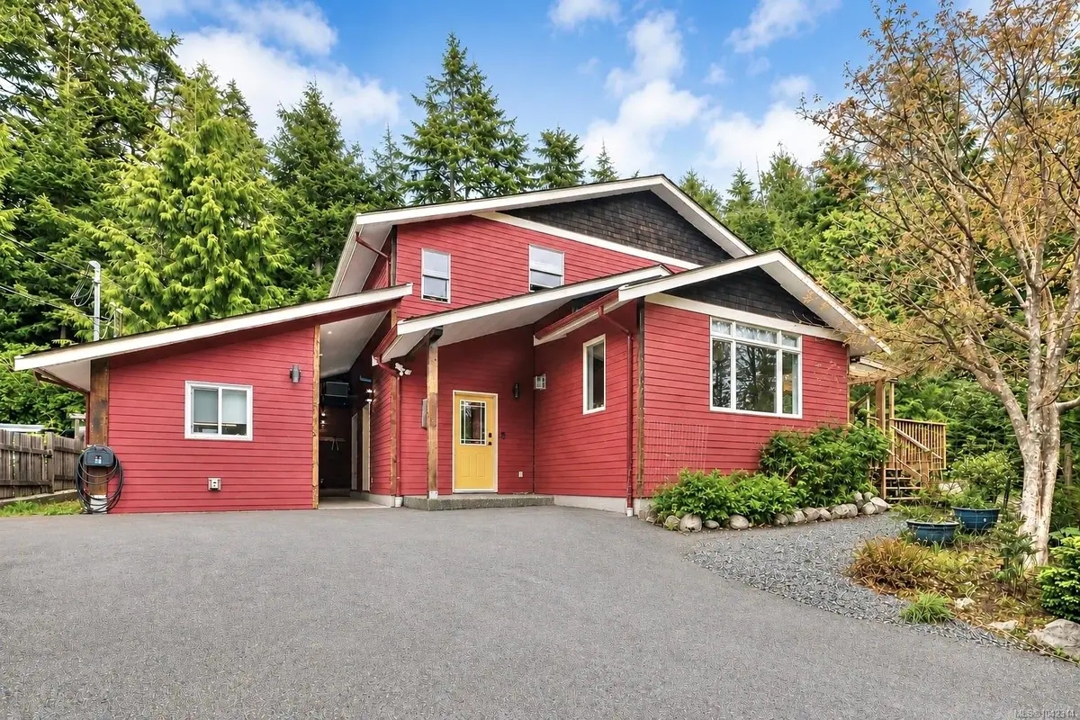 1302 Victoria Rd, Ucluelet BC V0R 3A0
