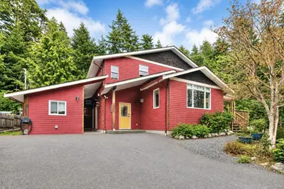 1302 Victoria Rd, Ucluelet BC V0R 3A0