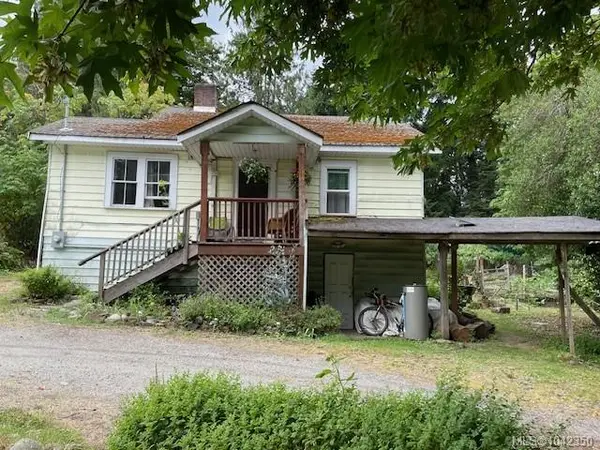 220 Fulford-Ganges Rd, Salt Spring BC V8K 2K7 - 3 bed, 1 bath property for sale in Salt Spring