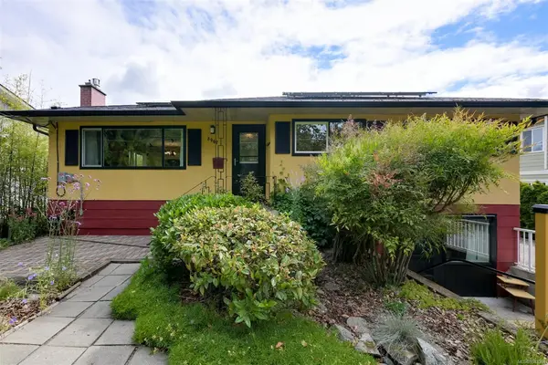 3967 Rainbow St, Saanich BC V8X 2A5 - 4 bed, 2 bath property for sale in Saanich
