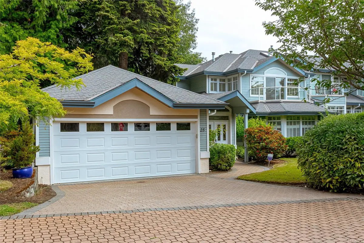 5187 Cordova Bay Rd #25, Saanich BC V8Y 2K7