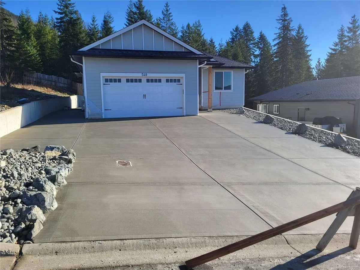 549 Mountain View Dr, Lake Cowichan BC V0R 2G0