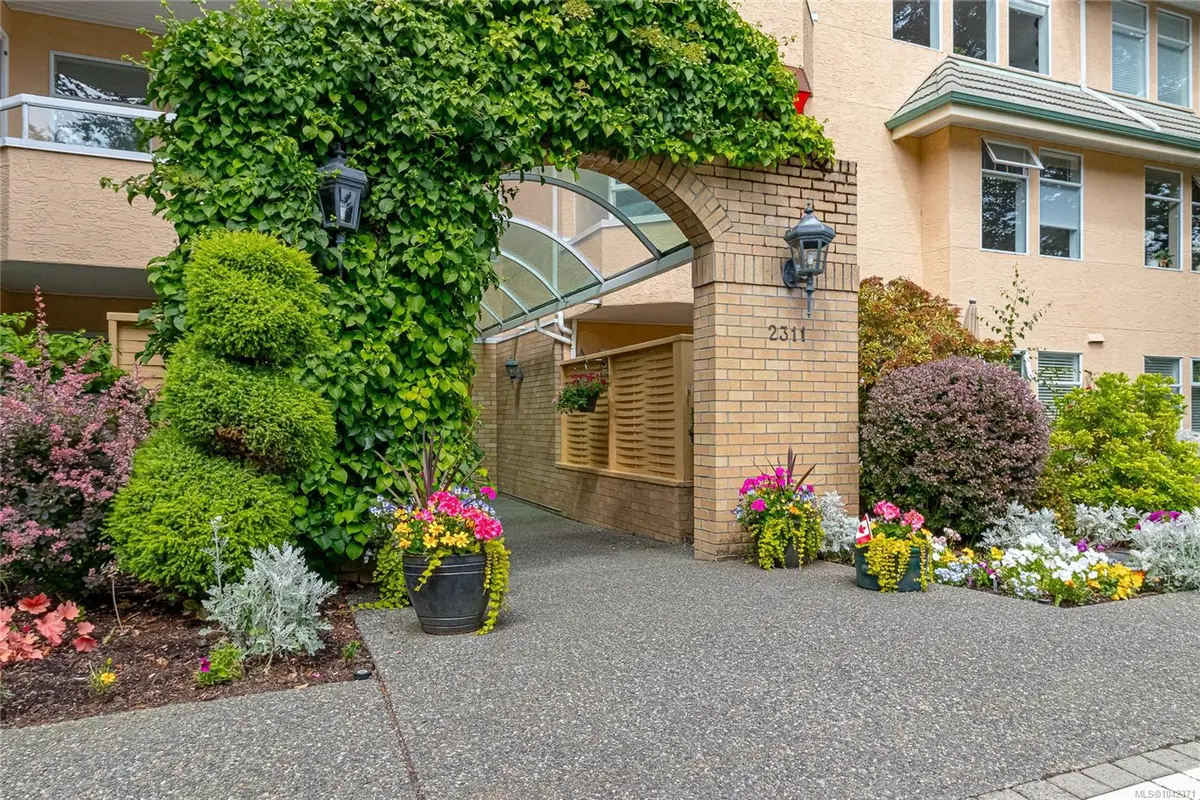 2311 Mills Rd #302, Sidney BC V8L 2C3