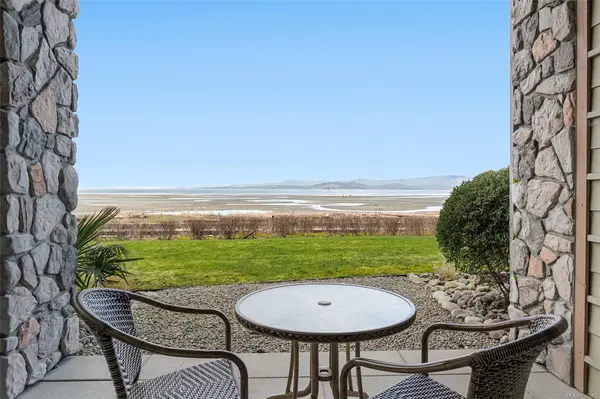 181 Beachside Dr #125/126C, Parksville BC V9P 2H5 - 2 bed, 3.0 bath in Parksville