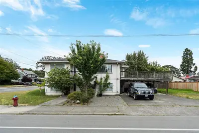 2343 Shelbourne St, Victoria BC V8R 6P4