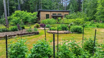 220 Sea Meadow Dr, Gabriola Island BC V0R 1X2