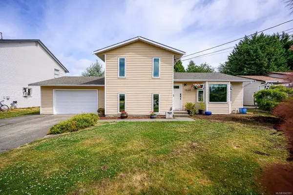 1646 Maquinna Ave, Comox BC V9M 3L7 - 3 bed, 2.0 bath in Comox