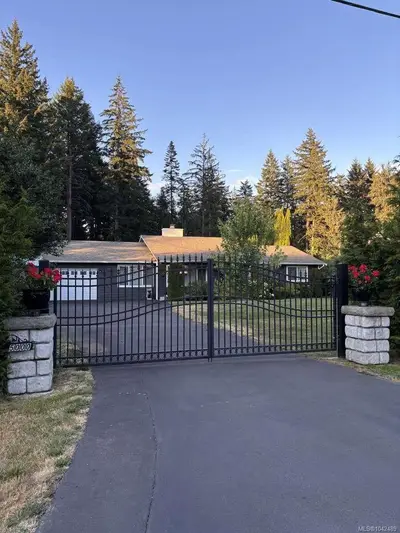 5000 Childs Rd, Courtenay BC V9J 1L5