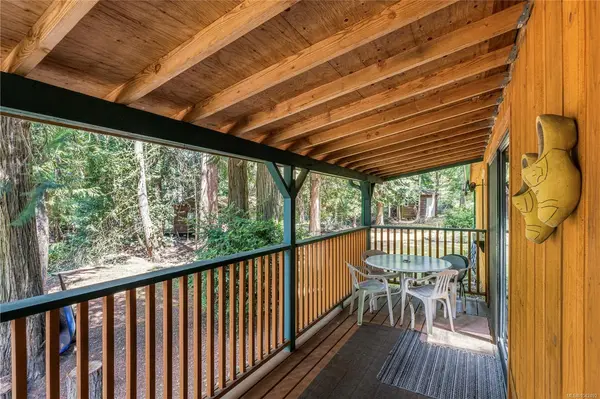 1132 Pat Burns Ave, Gabriola Island BC V0R 1X2 - 2 bed, 1.0 bath in Gabriola Island