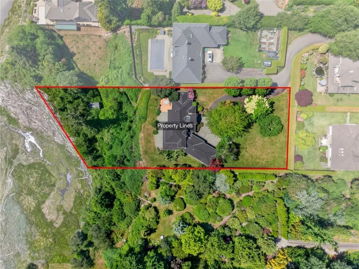 1627 BEAUFORT Ave, Comox BC V9M 1R8