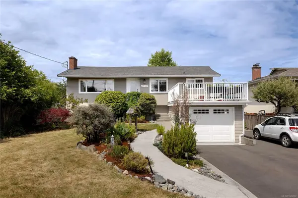 1730 Christmas Ave, Saanich BC V8P 2X9 - 5 bed, 3.0 bath in Saanich