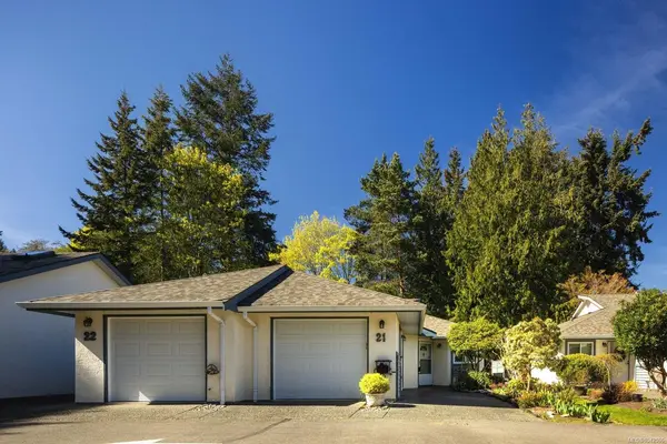 5156 Cordova Bay Rd #21, Saanich BC V8Y 2X6 - 2 bed, 2.0 bath in Saanich