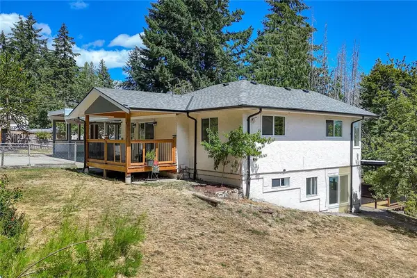 2170 Elizabeth St, Nanaimo BC V9X 1G3 - 5 bed, 3.0 bath in Nanaimo