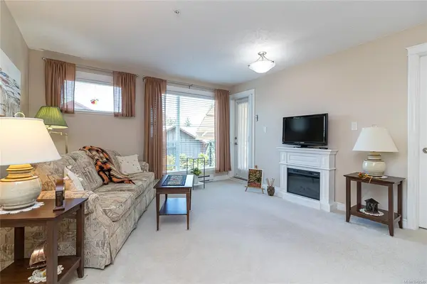 4536 Viewmont Ave #304, Saanich BC V8Z 5L2 - 2 bed, 2 bath property for sale in Saanich
