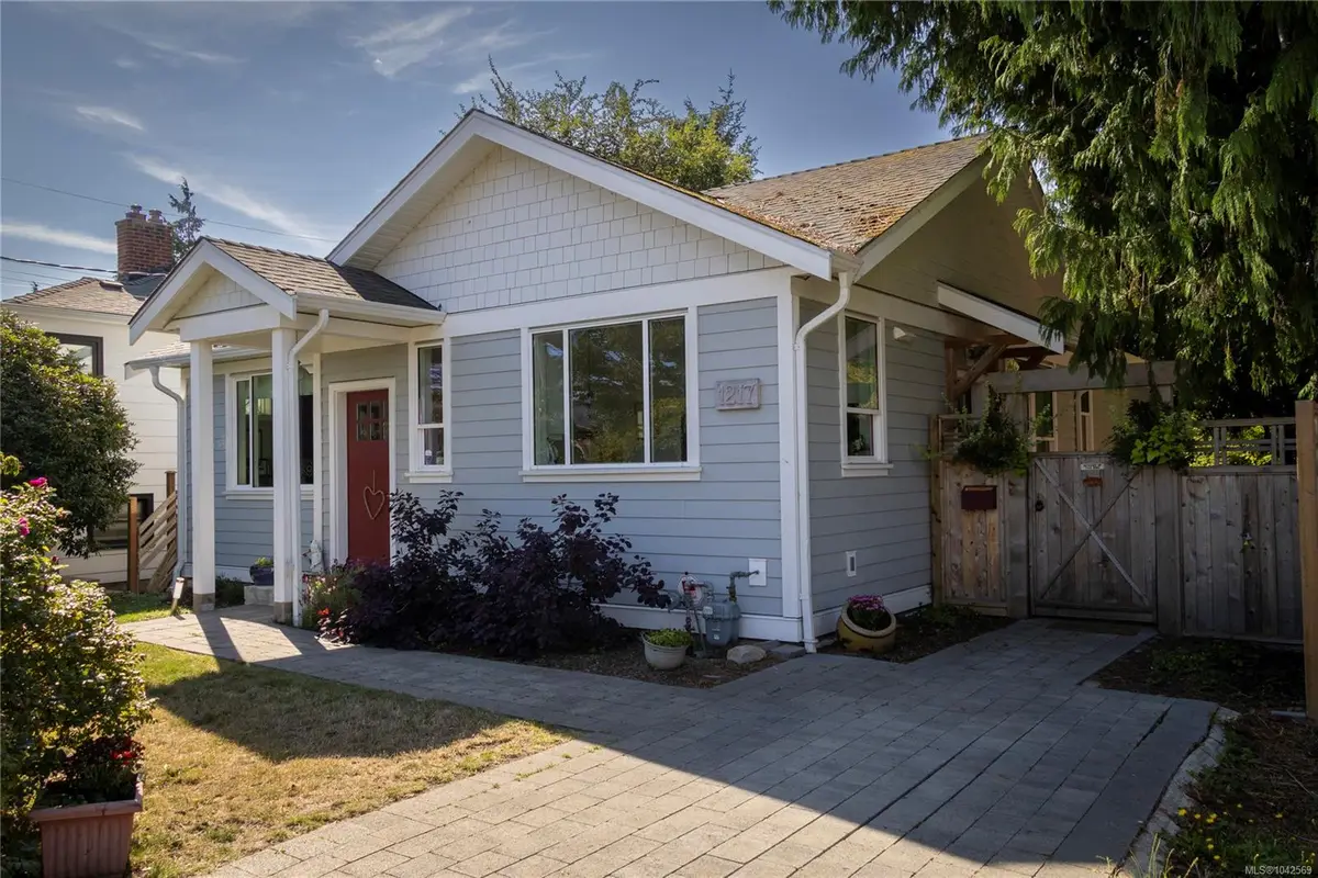 1217 May St, Victoria BC V8V 2S8