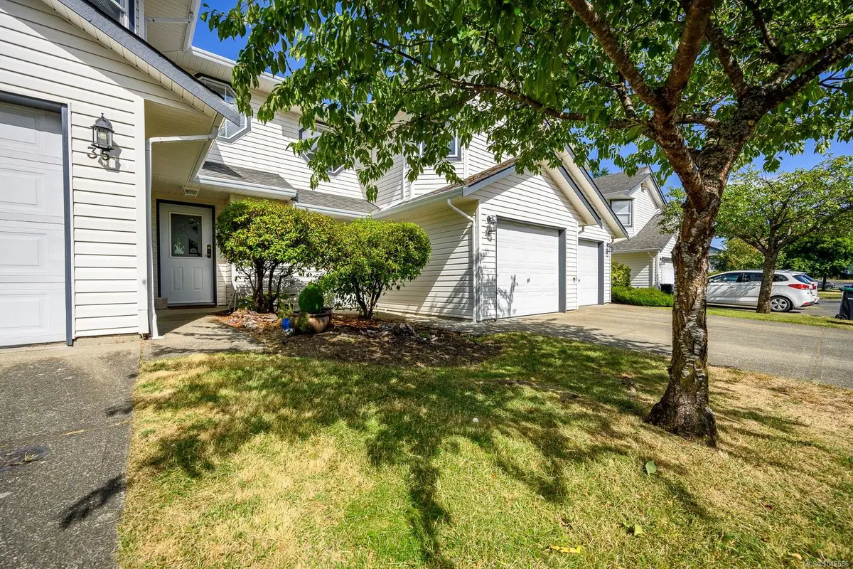 2160 Hawk Dr #36, Courtenay BC V9N 9B2