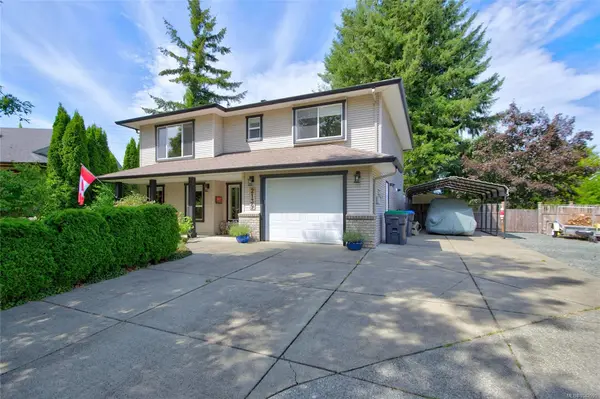 2139 Stirling Pl, Courtenay BC V9N 9X1 - 5 bed, 3.0 bath in Courtenay