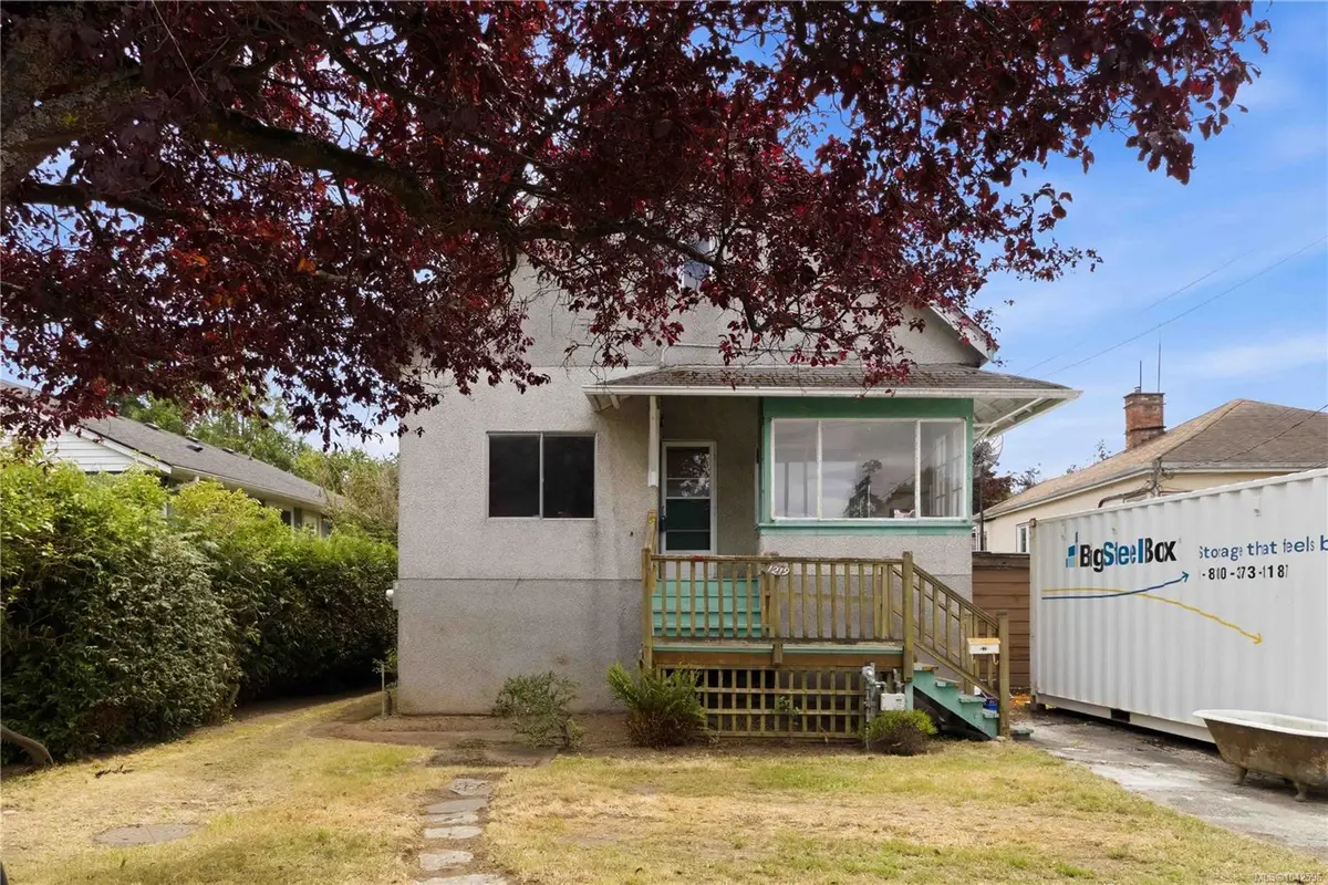 1219 Juno St, Esquimalt BC V9A 5J9