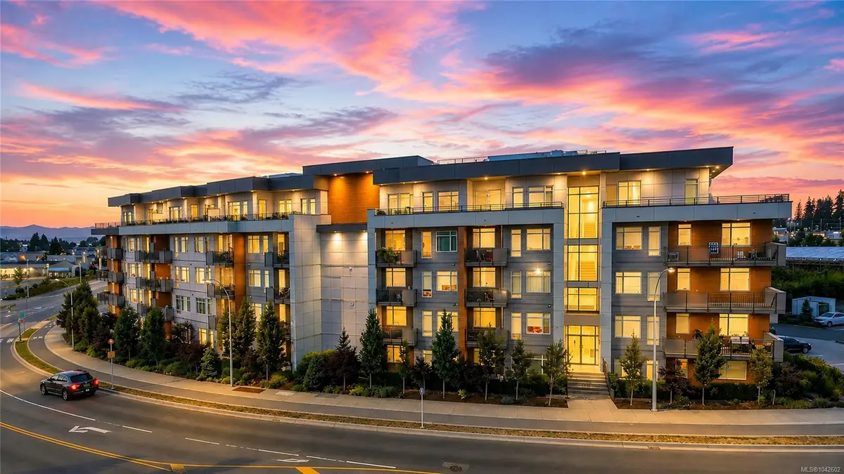 6540 Metral Dr #207, Nanaimo BC V9T 2L8