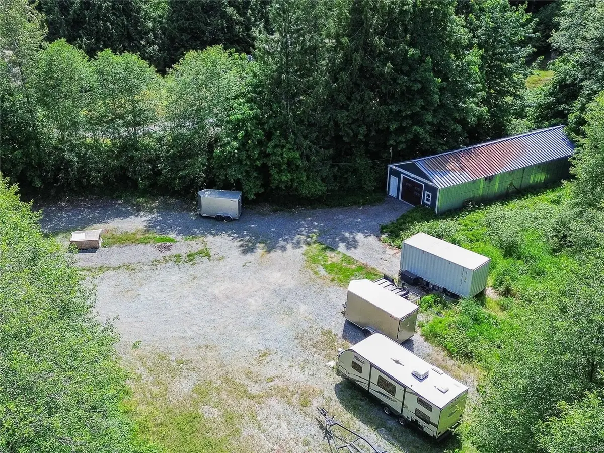 1935 waring Rd, Cassidy BC V9X 1T7